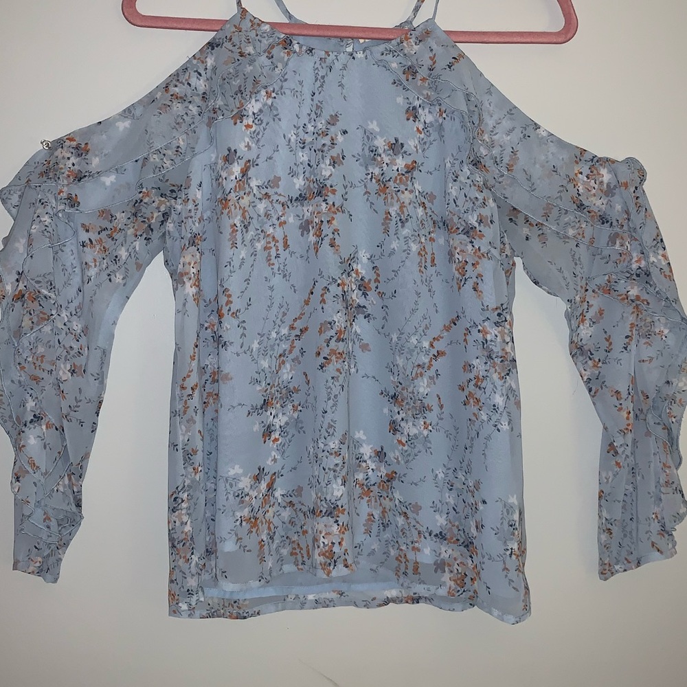 New essue Long Sleeve Cold Shoulder Top
